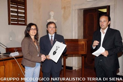 Consegna attestato a Silvia Lazzeroni 